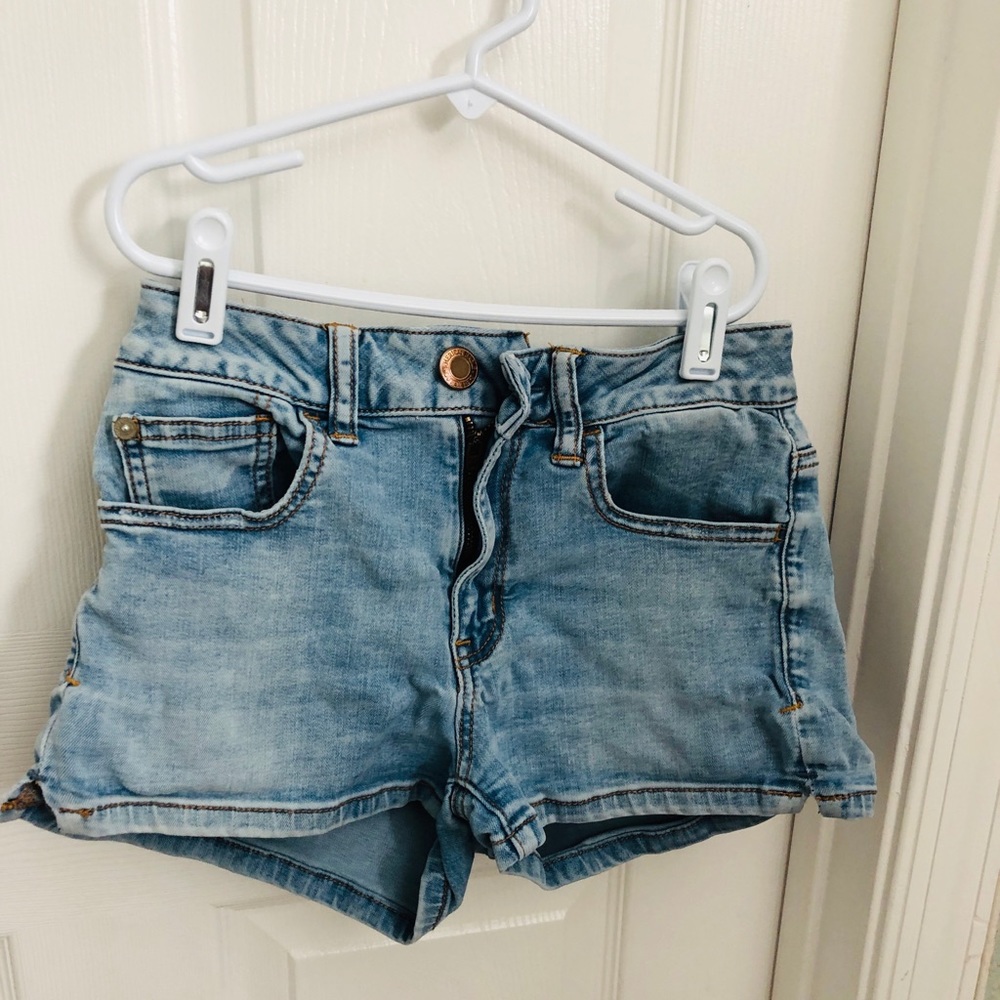 American eagle lighter wash jean shorts